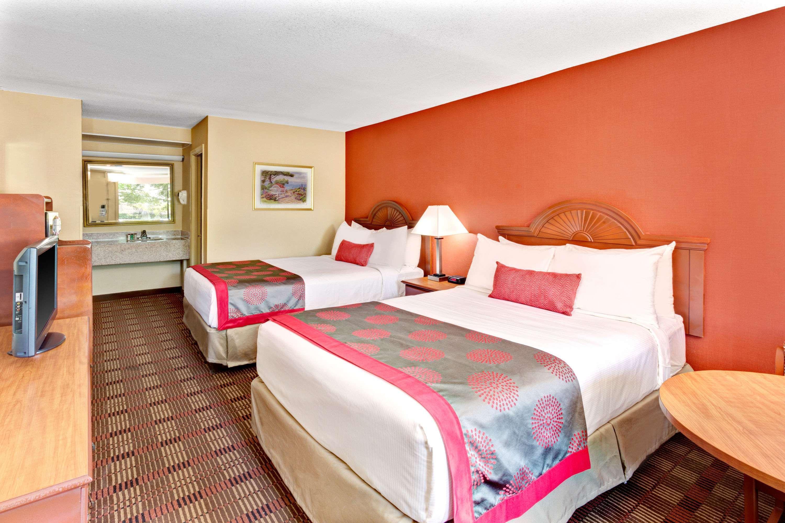 Ramada By Wyndham Baltimore West Ngoại thất bức ảnh