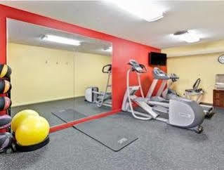 Ramada By Wyndham Baltimore West Ngoại thất bức ảnh