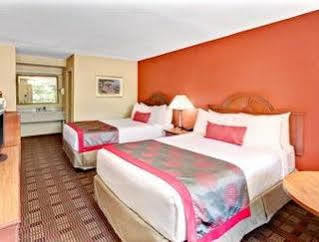 Ramada By Wyndham Baltimore West Ngoại thất bức ảnh